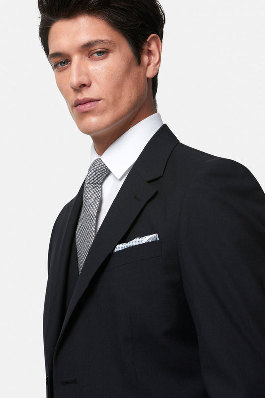 Retail Bennetti James Black Suit